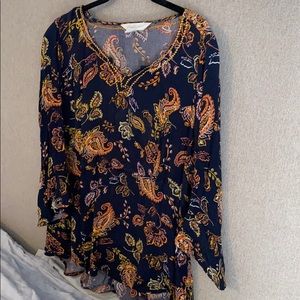 Navy blue floral, lightweight, 3/4 sleeve top